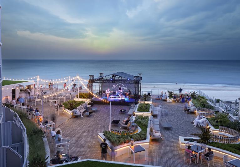 Wednesday welcome party at the Hard Rock Wave Terrace with live music