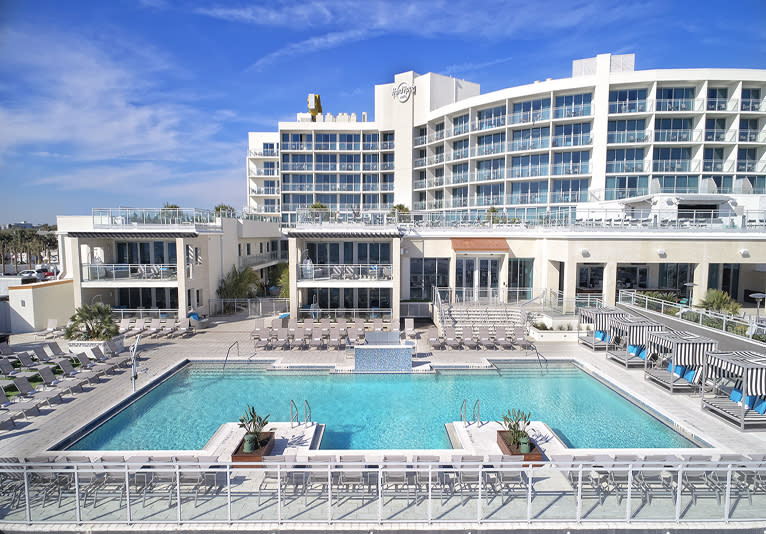 Hard Rock pick-up: 4-Day shuttle pass to and from the festival